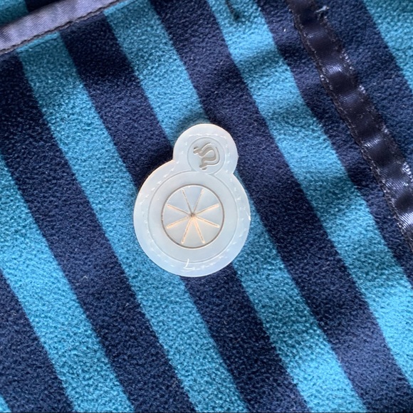 LULULEMON Apres Yoga Soft Shell Hooded Rain Jacket - Picture 9 of 14